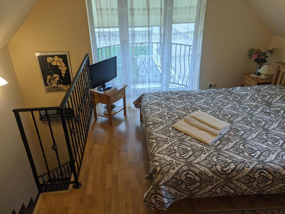 Guest House Nika - Cottages And Rooms In The Heart Of Palanga City Center Εξωτερικό φωτογραφία