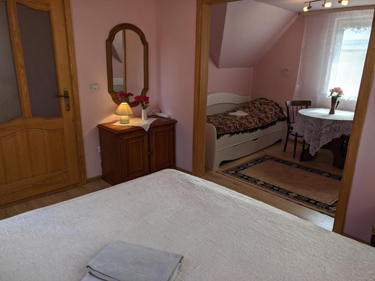 Guest House Nika - Cottages And Rooms In The Heart Of Palanga City Center Εξωτερικό φωτογραφία
