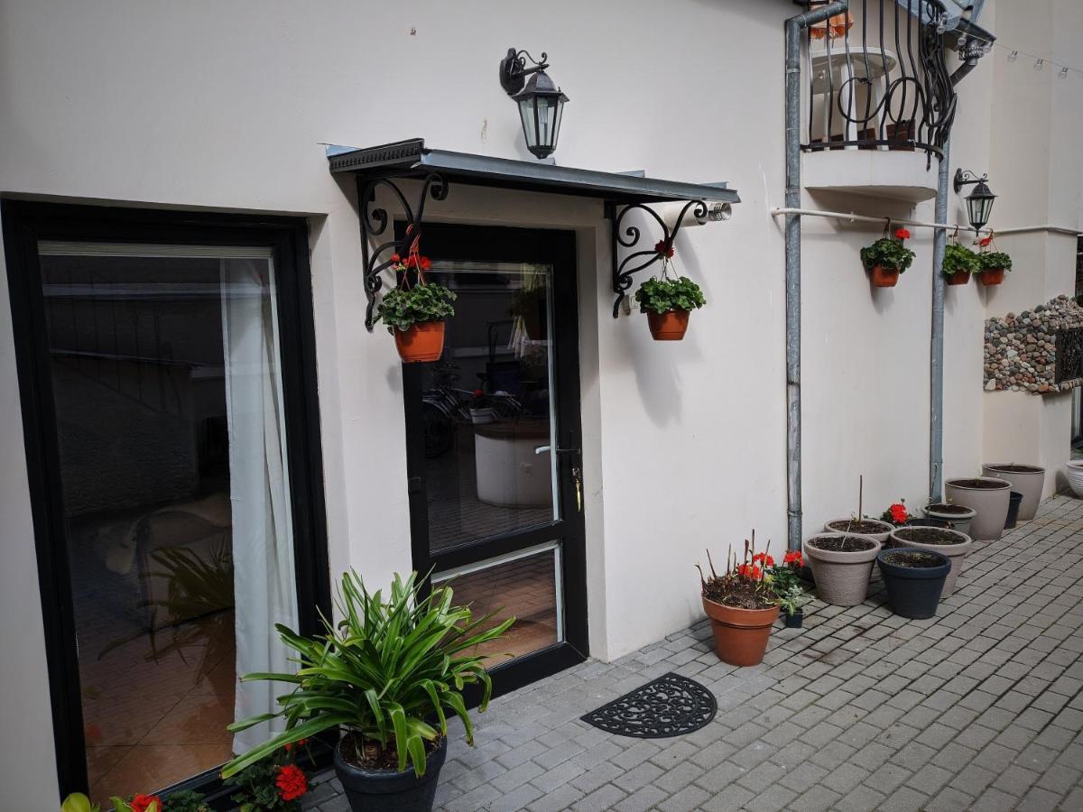 Guest House Nika - Cottages And Rooms In The Heart Of Palanga City Center Εξωτερικό φωτογραφία